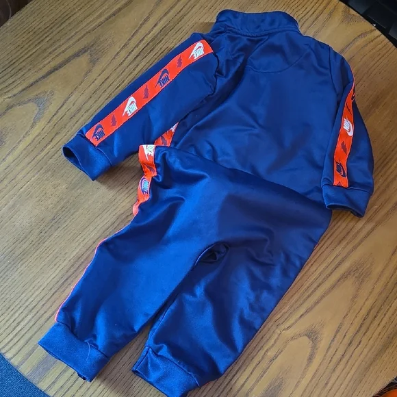 Baby Nike track suit - Picture 4 of 4